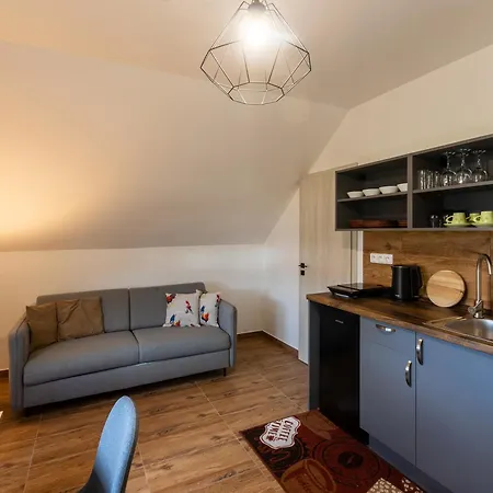 Krumlovske Rozcesti Guest house 4*